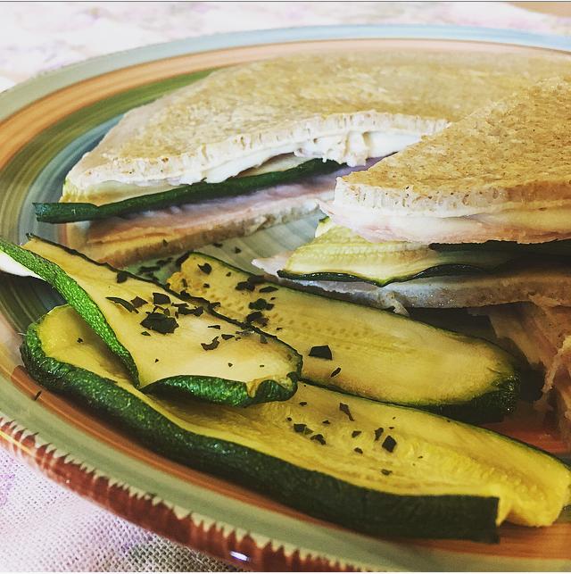 PIADINA INTEGRALE CON PROSCIUTTO E ZUCCHINE SmilEat di Adriano Arcuri